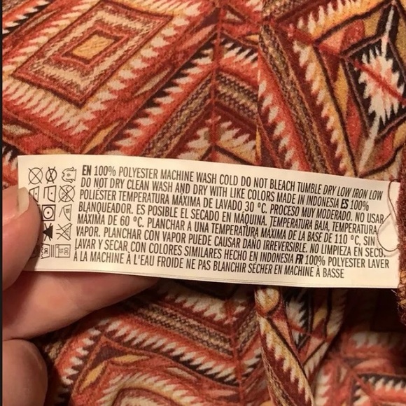 Forever 21 Red Yellow White Black Aztec 3/4 Sleeve Lightweight Thin Open Small. - Picture 5 of 5